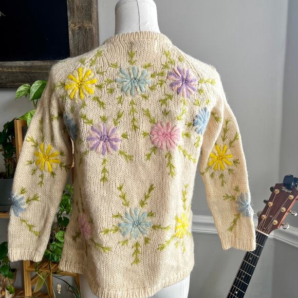 Vintage 60s Pink Blue Yellow & Purple Pastel Daisy Knit Wool Cardigan Size Med - Picture 3 of 4